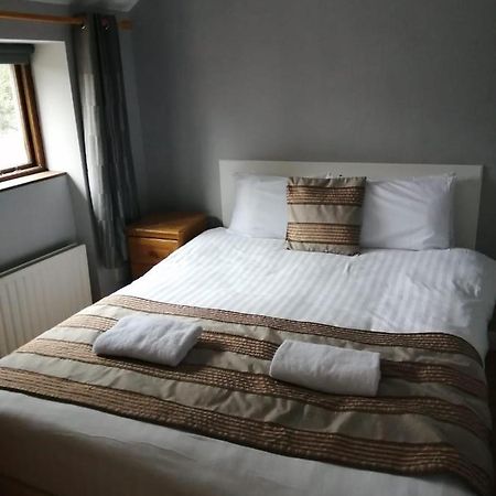 An File Economy Rooms Westport Kültér fotó